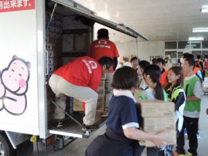 20160419益城倒壊家屋・支援物資配送画像 050